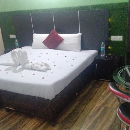 The Palm Tree -Family Stay Amritsar Luaran gambar